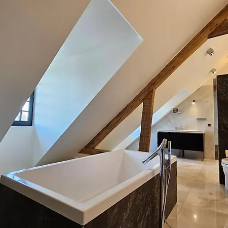 Villa D'exception, 5 Chambres, 20m Plage, Spa.