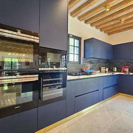 וילה D'exception, 5 Chambres, 20m Plage, Spa.