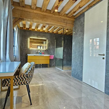 Villa D'exception, 5 Chambres, 20m Plage, Spa.