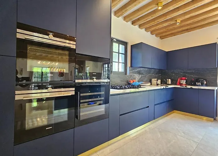 Villa D'exception, 5 Chambres, 20m Plage, Spa.